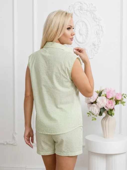 compleu-dama-din-bumbac-in-dungi-format-din-camasa-fara-maneci-si-pantaloni-scurti