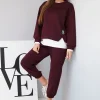 compleu-dama-din-vascoza-bordo-cu-bluza-lejera-si-pantaloni-confortabili