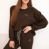 compleu-dama-din-vascoza-maro-cu-guler-rotund-si-pantaloni-comozi