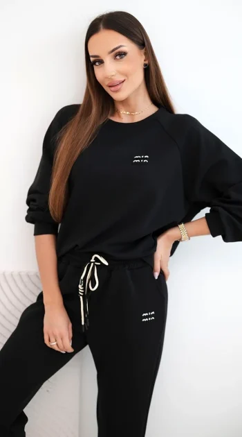 compleu-dama-din-vascoza-negru-cu-guler-rotund-si-pantaloni-comozi