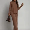 compleu-dama-maro-tricotat-cu-pulover-si-pantaloni-lejeri