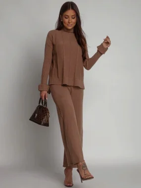 Compleu dama maro tricotat cu pulover si pantaloni lejeri