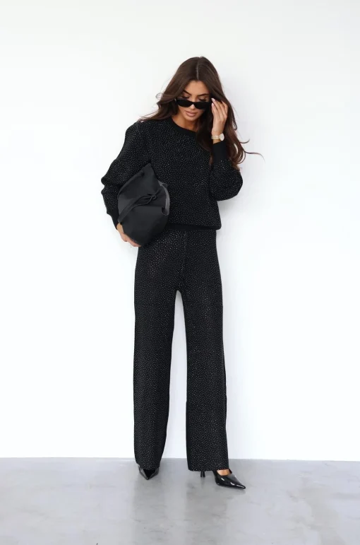 compleu-dama-negru-cu-strasuri-format-din-pulover-si-pantaloni