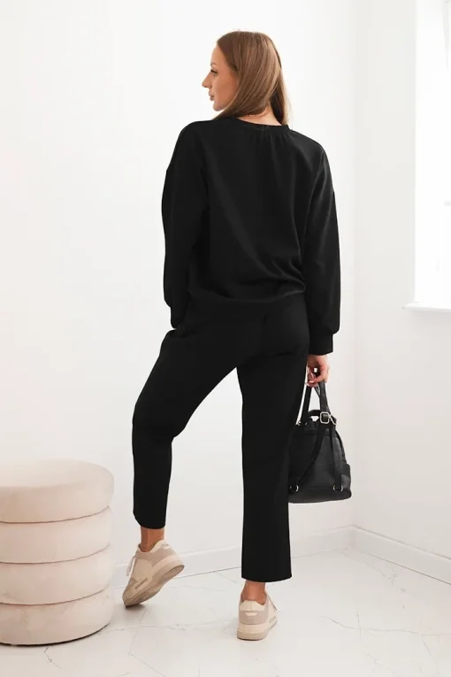 compleu-din-vascoza-negru-cu-aplicatie-decorativa-si-pantaloni-lejeri