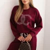 compleu-din-vascoza-visiniu-cu-aplicatie-decorativa-si-pantaloni-lejeri