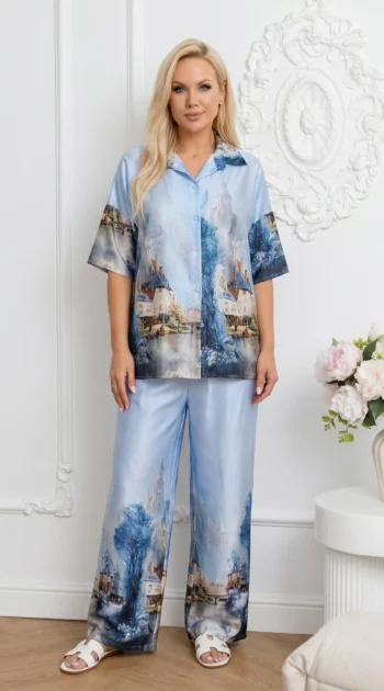 compleu-elegant-albastru-din-satin-cu-imprimeu-artistic-si-pantaloni-largi