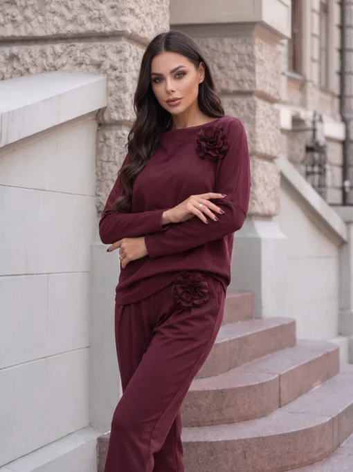 compleu-elegant-cu-aplicatie-florala-3d