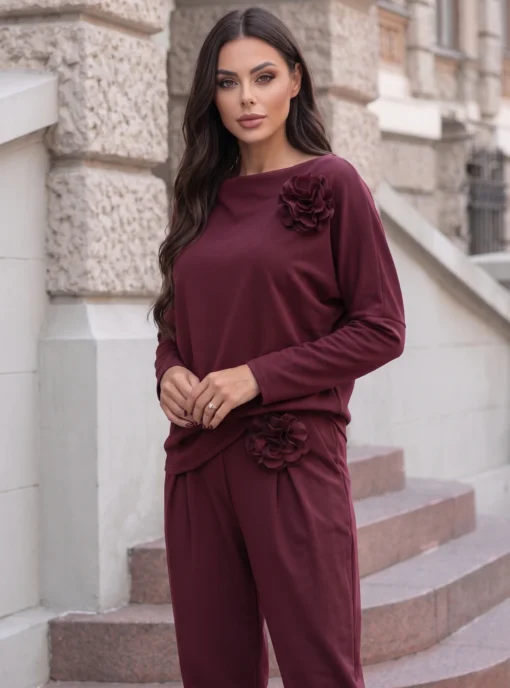 compleu-elegant-cu-aplicatie-florala-3d