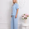 compleu-elegant-din-vascoza-cu-camasa-lejera-esarfa-decorativa-si-pantaloni