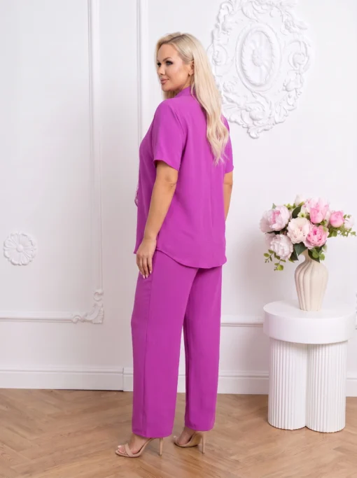 compleu-elegant-din-vascoza-cu-camasa-lejera-esarfa-decorativa-si-pantaloni