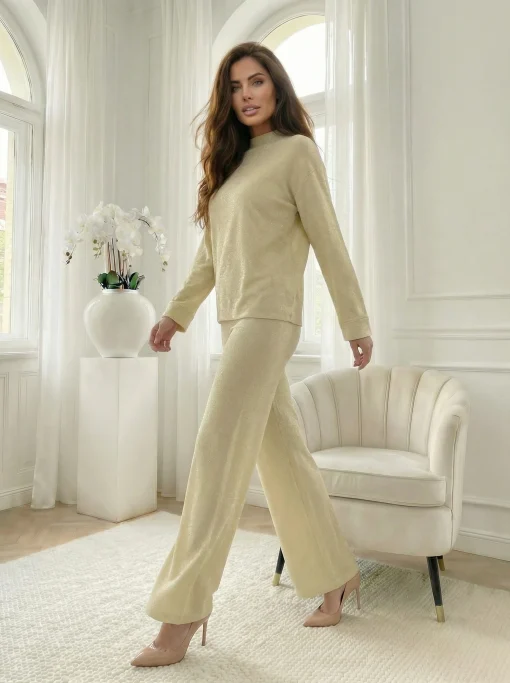 compleu-elegant-galben-cu-insertii-aurii-format-din-bluza-si-pantaloni