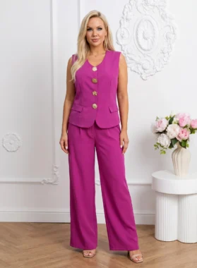 Compleu elegant magenta format din vesta cu nasturi metalici si pantaloni