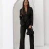compleu-elegant-negru-format-din-sacou-cu-cordon-si-pantaloni-evazati