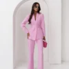 compleu-elegant-roz-format-din-sacou-cu-cordon-si-pantaloni-evazati