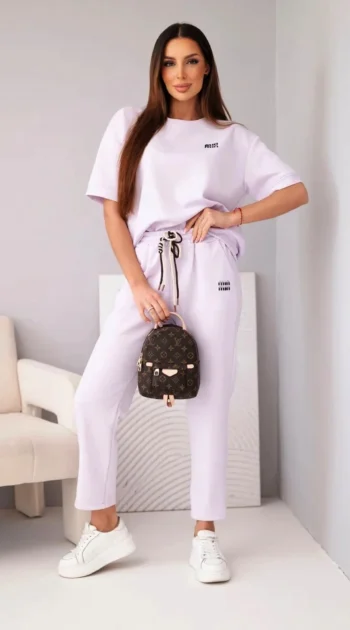 compleu-mov-din-vascoza-cu-top-cu-maneca-scurta-si-pantaloni-cu-snur