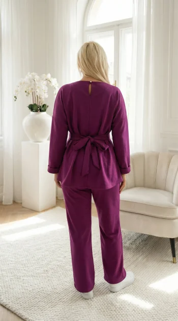 compleu-mov-elegant-cu-bluza-cambrata-si-funda-la-spate