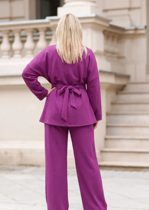 compleu-mov-elegant-cu-bluza-cambrata-si-funda-la-spate
