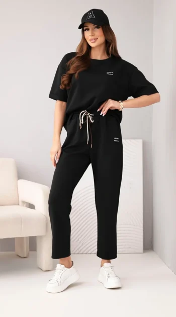 compleu-negru-din-vascoza-cu-top-cu-maneca-scurta-si-pantaloni-cu-snur