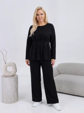 Compleu negru elegant cu bluza cambrata si funda la spate