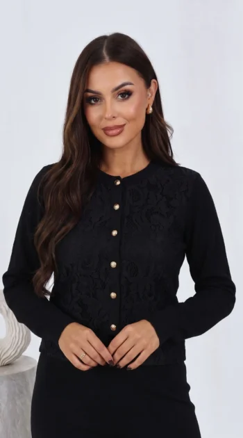 compleu-negru-elegant-cu-dantela-si-nasturi-metalici