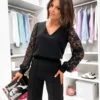 compleu-negru-elegant-format-din-bluza-cu-maneci-din-dantela-si-pantaloni-evazati