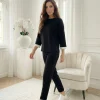 compleu-negru-format-din-bluza-cu-mansete-contrastante-si-pantaloni