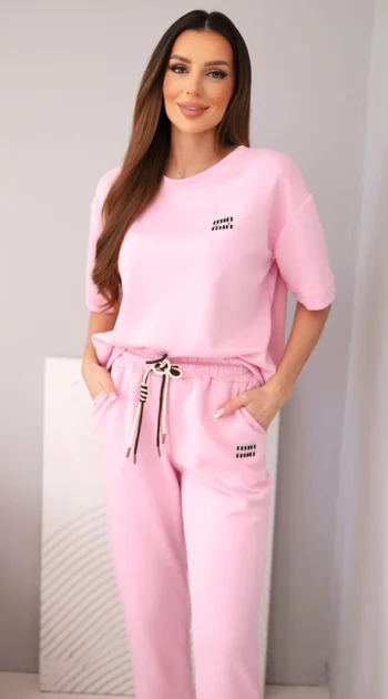 compleu-roz-din-vascoza-cu-top-cu-maneca-scurta-si-pantaloni-cu-snur