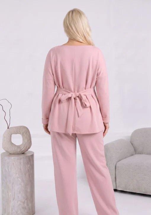 compleu-roz-pudra-elegant-cu-bluza-cambrata-si-funda-la-spate