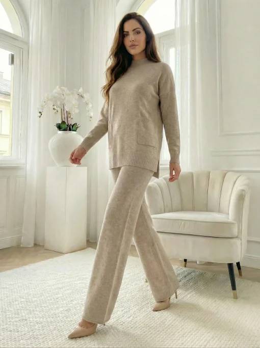 compleu-tricot-bej-cu-buzunare-frontale