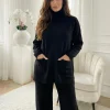 compleu-tricot-negru-cu-buzunare-frontale