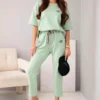 compleu-verde-din-vascoza-cu-top-cu-maneca-scurta-si-pantaloni-cu-snur