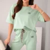 compleu-verde-din-vascoza-cu-top-cu-maneca-scurta-si-pantaloni-cu-snur