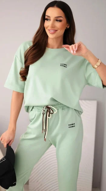 compleu-verde-din-vascoza-cu-top-cu-maneca-scurta-si-pantaloni-cu-snur