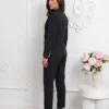 costum-elegant-negru-din-doua-piese-cu-sacou-la-doua-randuri-de-nasturi