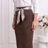 fusta-din-tricot-reiat-cu-esarfa-in-talie