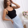 fusta-lunga-bleu-cu-buline-si-aspect-satinat