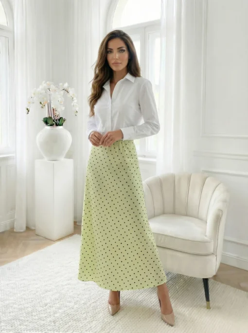 fusta-lunga-galbena-cu-buline-si-aspect-satinat