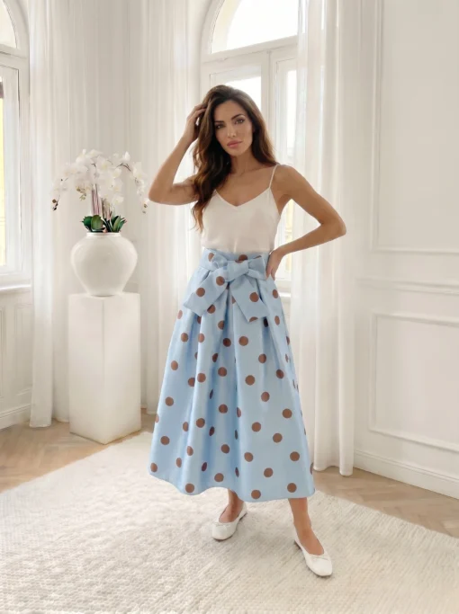 fusta-midi-bleu-cu-buline-si-funda-in-talie