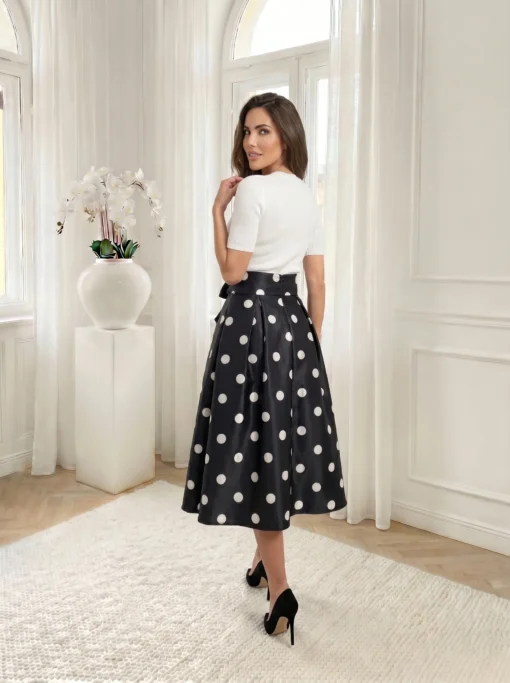 fusta-midi-neagra-cu-buline-albe-si-funda-in-talie