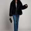 geaca-neagra-eleganta-din-blana-cu-guler-amplu