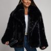 geaca-neagra-eleganta-din-blana-cu-guler-amplu