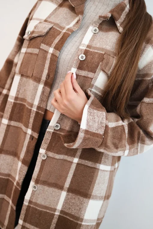 jacheta-dama-maro-cu-carouri-oversized