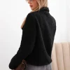 jacheta-neagra-pufoasa-cu-buzunare-aplicate-si-nasturi-decorativi