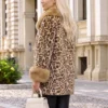 jacheta-scurta-din-blana-cu-imprimeu-leopard