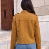 jacheta-scurta-eleganta-din-stofa-texturata-cu-nasturi-aurii-si-fermoar