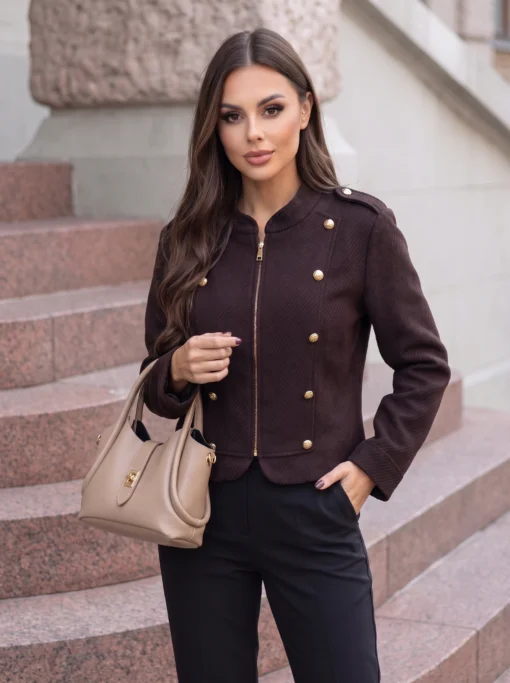 jacheta-scurta-eleganta-din-stofa-texturata-cu-nasturi-aurii-si-fermoar