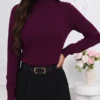 maleta-eleganta-din-tricot-fin-cu-guler-inalt