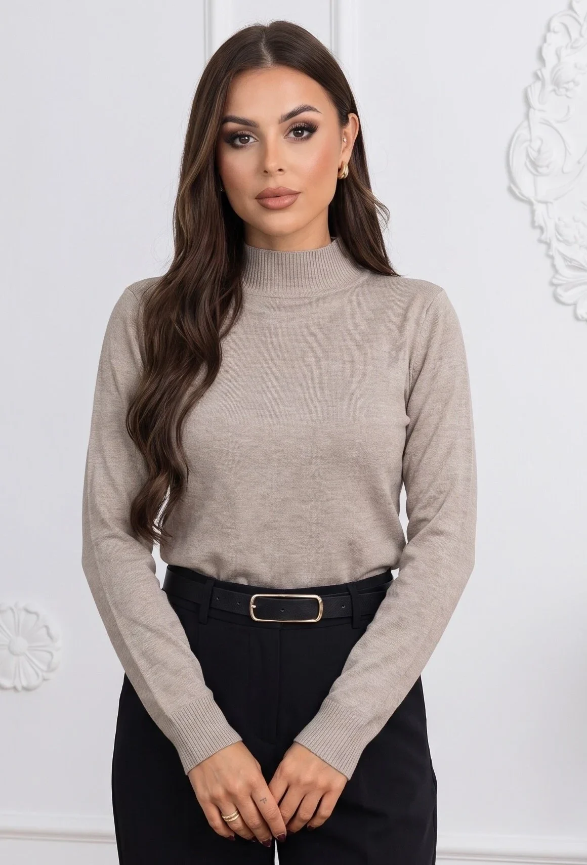 Maleta eleganta din tricot fin cu guler inalt