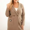 palton-bej-elegant-cu-guler-buzunare-si-inchidere-cu-nasturi