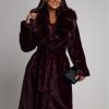palton-burgundy-elegant-din-blana-artificiala-cu-cordon-si-guler-amplu